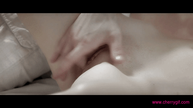 Fingering beautiful pussy Gif