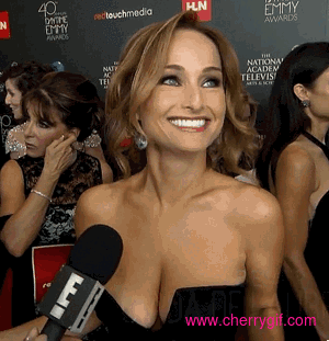 Giada De Laurentiis has great cleavage! Gif