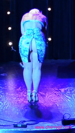 White chick with great legs Gif