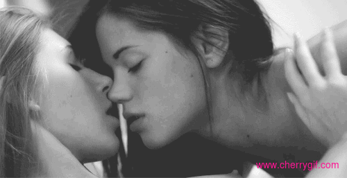 kiss Gif