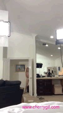 Imagine she jumping on your dick like that Gif